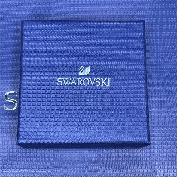 Swarovski Luckily Hamsa hand Pendant Necklace - Picture 11 of 12